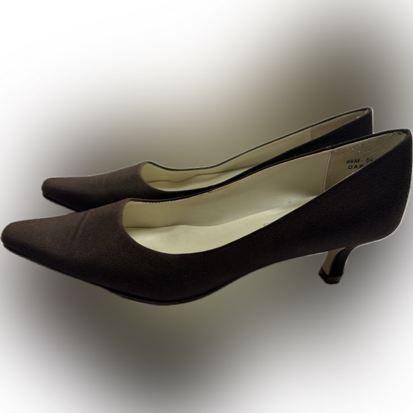 Coloriffics Brown Kitten Heels - Picture 1 of 8